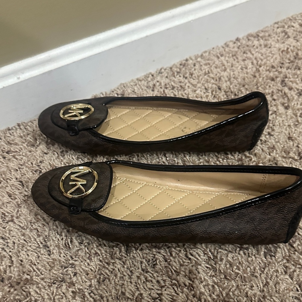 NEW Michael Kors Dark Brown Flats with Gold Logo size 8 - Picture 7 of 7